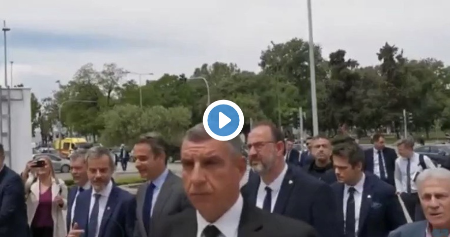 Απρεπής συμπεριφορά του Μητσοτακη προς τους απολυμένους στη Θεσσαλονίκη.