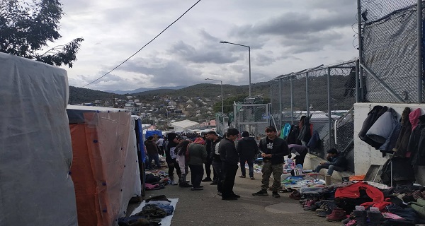 Η «αγορά», ο «καταμερισμός» εργασίας, οι «προμηθευτές», οι «τσιλιαδόροι»… και αρκετό χρήμα (από πού άραγε;)