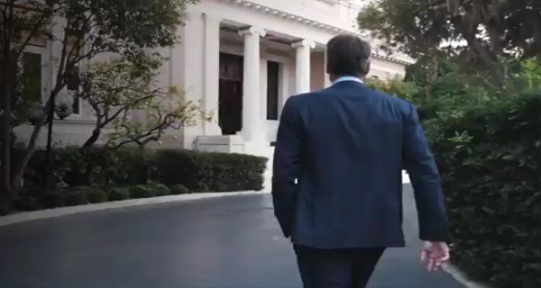 Μειώσεις μισθών και λουκέτα μικρομεσαίων προβλέπουν Οικονομικό επιμελητήριο και Σάββας Ρομπόλης [ΒΙΝΤΕΟ]