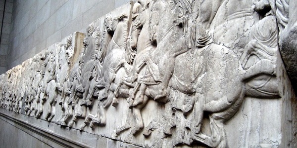 Μενδώνη για Γλυπτά Παρθενώνα: "Το Βρετανικό Μουσείο κρατά και φυλακίζει θησαυρούς που δεν του ανήκουν"