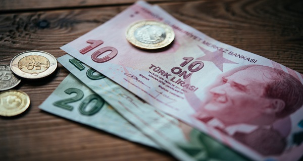 Ρίχνουν «σωσίβιο» σωτηρίας στην τουρκική λίρα