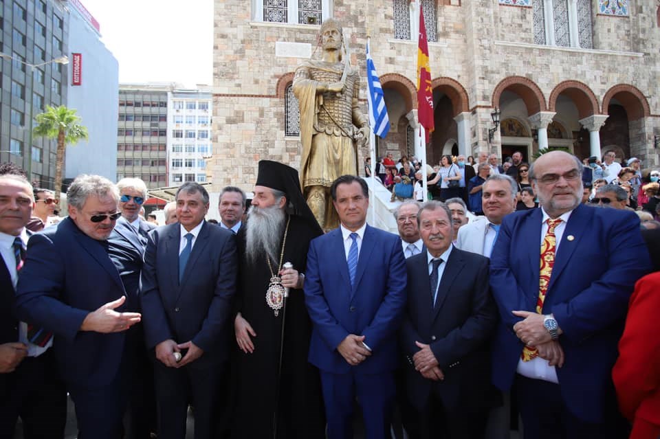 Αδωνις Γεωργιάδης: "Δεν έχει καμία σχέση το μπαρ της Μυκόνου με την εκκλησία της Αγίας Τριάδας στον Πειραιά ... κάθε σύγκριση είναι απλώς γελοία"