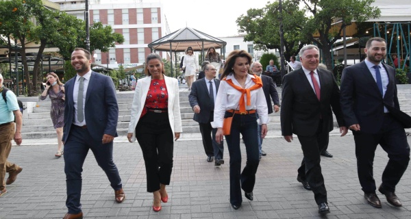 Σνομπάρει την Εκκλησία η «Lady G»