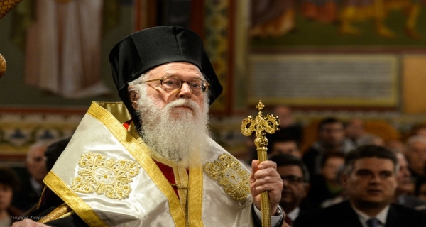 «Σιδερένιος» ο Αρχιεπίσκοπος Αλβανίας Αναστάσιος μετά από αγγειοπλαστική επέμβαση στην καρδιά