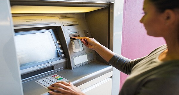 Μέσα στην εβδομάδα τα 534 ευρώ σε όσους δεν τα πήραν - Στις 30 Ιουνίου το δώρο Πάσχα