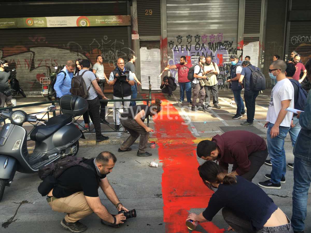 «Ντου» εργαζομένων του υπουργείου Τουρισμού στο υπουργείο Εργασίας: «Με 500 ευρώ δε ζει κανένας».