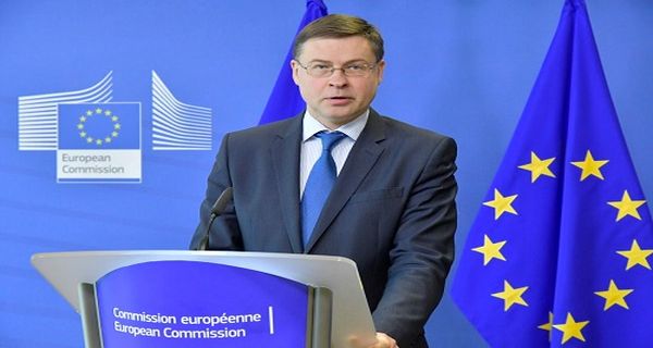 Όσο κι αν προσπαθούν να το κρύψουν στην Κυβέρνηση... έρχεται το νέο μνημόνιο!