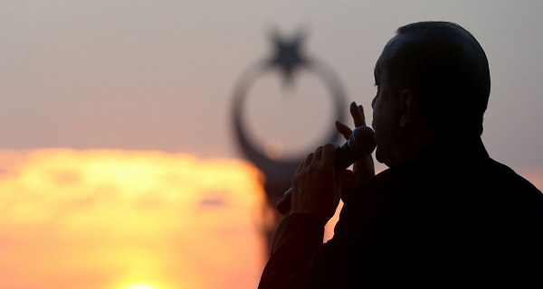 Αλγερινός με πλαστό διαβατήριο έκλεψε το όπλο από την φρουρά του Μητσοτάκη!