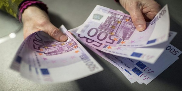 Ζευγάρι καθηγητών του ΑΠΘ πήρε λεφτά από την ΕΕ για μελέτες και τα ξόδεψε σε λούσα!