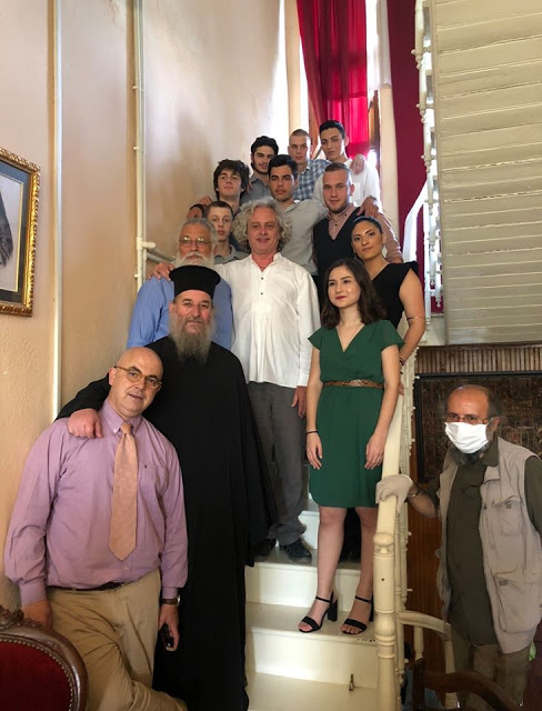 Μια είδηση που θα επρεπε να είναι ψηλά αλλά πέρασε απαρατήρητη: Η τελετή αποφοίτησης της 12ης τάξης του Ελληνικού Σχολείου Ίμβρου.