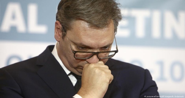 Πατριωτικές εξάρσεις και σκάνδαλα στα Βαλκάνια