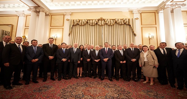 Ανασχηματισμός ηχηρών εκπλήξεων! Προς την έξοδο κορυφαίοι Υπουργοί