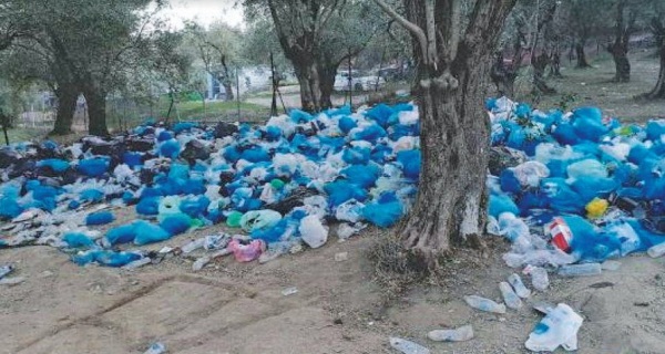 Έχουν κάνει χωματερή τη Μόρια - Υγειονομική «βόμβα» η περιοχή