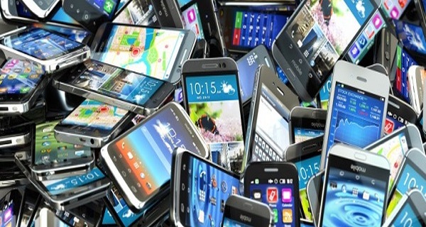 Προσοχή: Άμεση ανάκληση smartphone από την αγορά λόγω υψηλής ακτινοβολίας