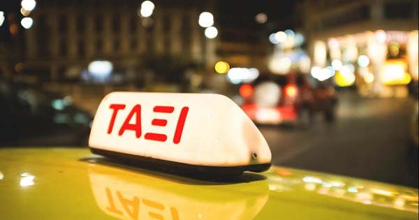 Μείωση ΦΠΑ στο 13% και στα κόμιστρα των ταξί
