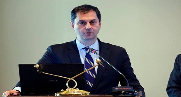 Ο Θεοχάρης τινάζει στον αέρα τη συμφωνία με την Ιταλία για τα 12 μίλια!