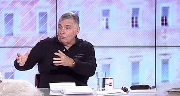 «Απειλούν την ζωή μου επειδή κατήγγειλα το σκάνδαλο για τις νέες ταυτότητες»