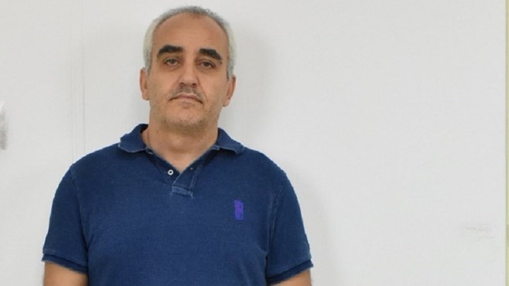 Ψάχνουν τον κρυμμένο θυσαυρο του ψευτογιατρου. Έκαναν φύλλο και φτερό το σπίτι και το τεράστιο οικόπεδο του.