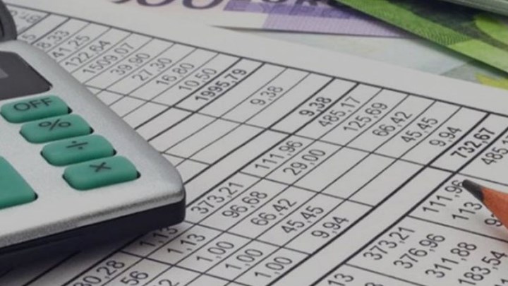 Εισφορά έως 220 ευρώ για αμειβόμενους με απόδειξη δαπάνης.