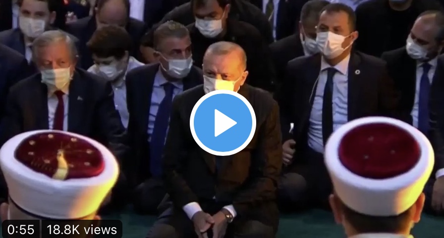 Θλιβερή  η εικόνα του Ερντογαν μέσα στην Αγία Σοφία. Εξόργισε ακόμη και τους μουσουλμάνους.