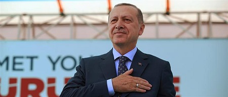 Ο σουλτάνος και η επικοινωνιακή του φούσκα
