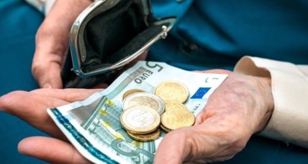 Το σύστημα Βρούτση καταρρέει – Επικουρική 123,77€ με καθυστέρηση πέντε χρόνων!