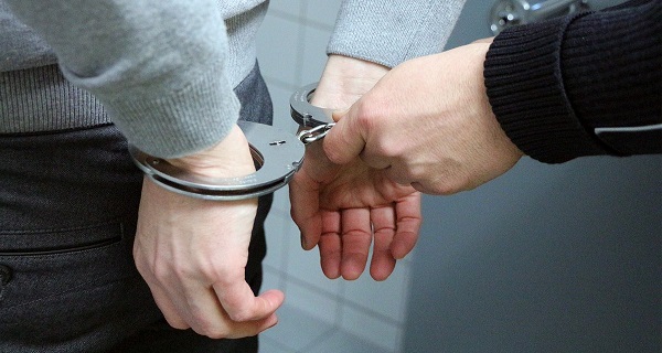 Χειροπέδες σε Αλβανό για φόνο ηλικιωμένης στον Βόλο το Πάσχα του 2002