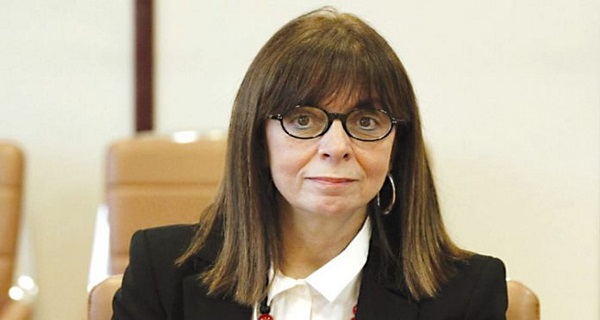 H Σακελλαρoπούλου γύρισε την πλάτη στην ορθοδοξία!