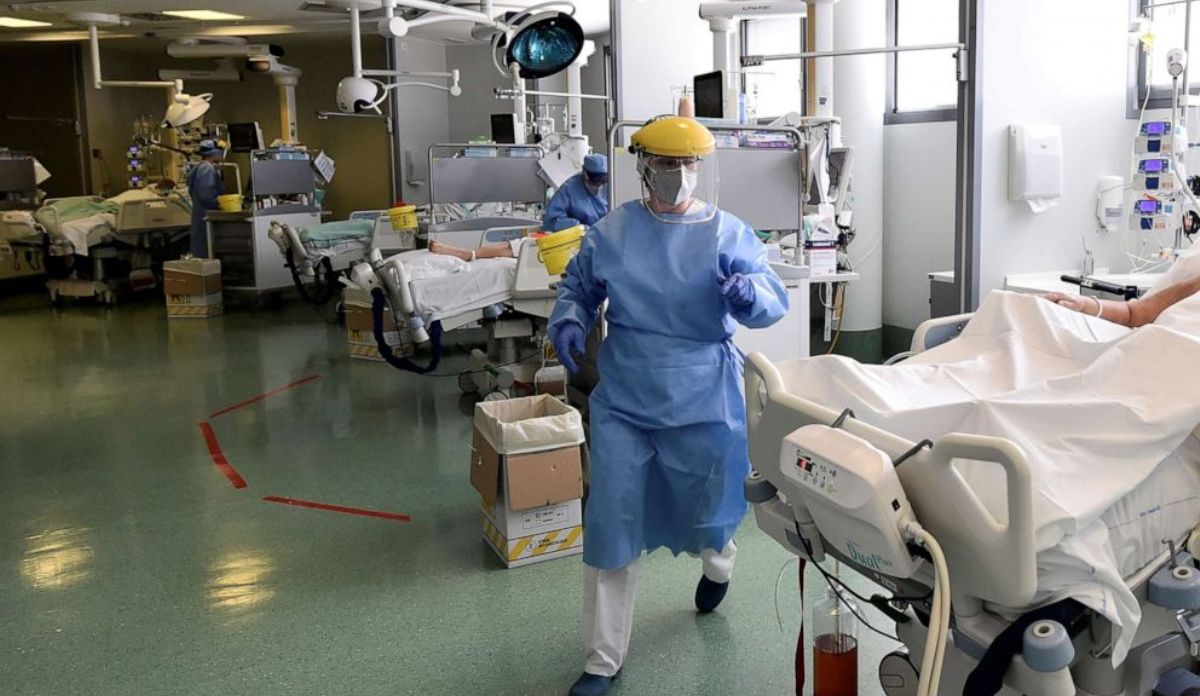 Ιταλία: Αλβανός νοσοκόμος «έφαγε» 6.000 ευρώ από ετοιμοθάνατο ασθενή με κορωνοϊό, κλέβοντάς του την κάρτα ανάληψης μετρητών!