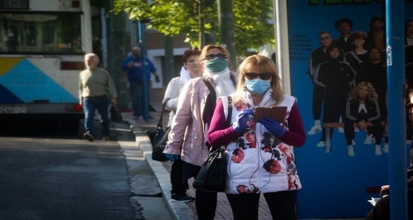 Ο κορονοϊός μεταδίδεται και χωρίς φυσική επαφή!
