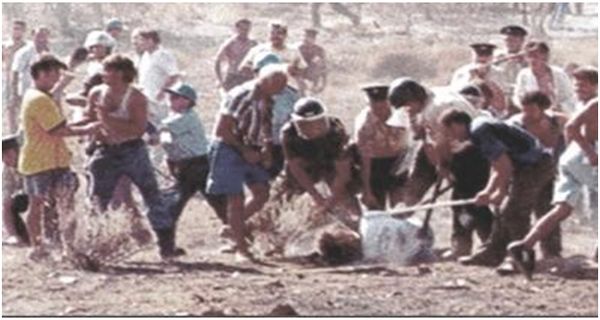 «…Αυτοί οι κουζουλοί την κάνουν αθάνατη»