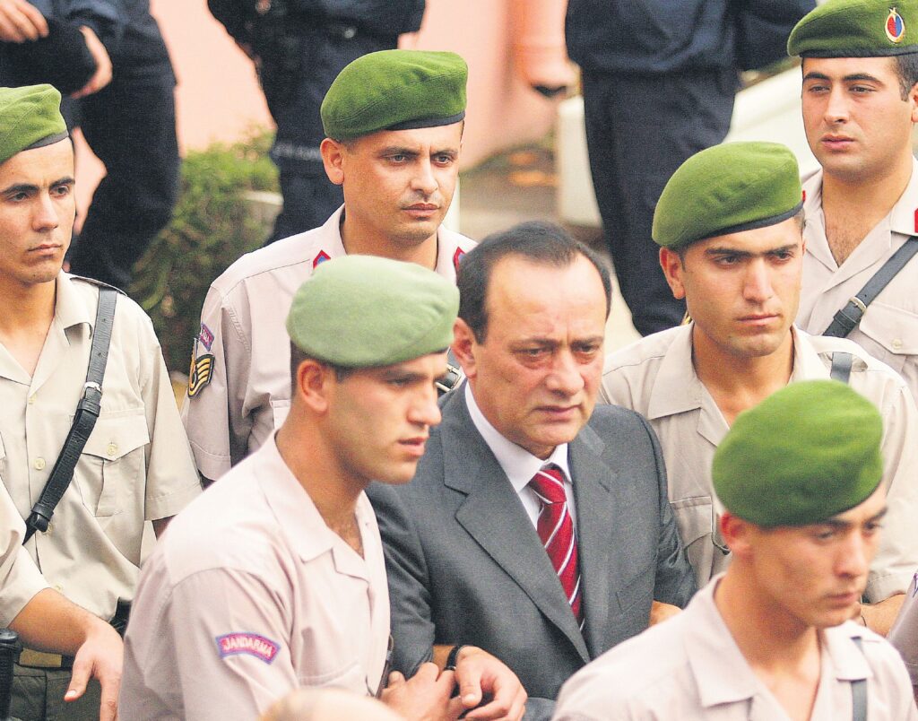 371571AC 0289 4EC5 9FFD E84670EA582B