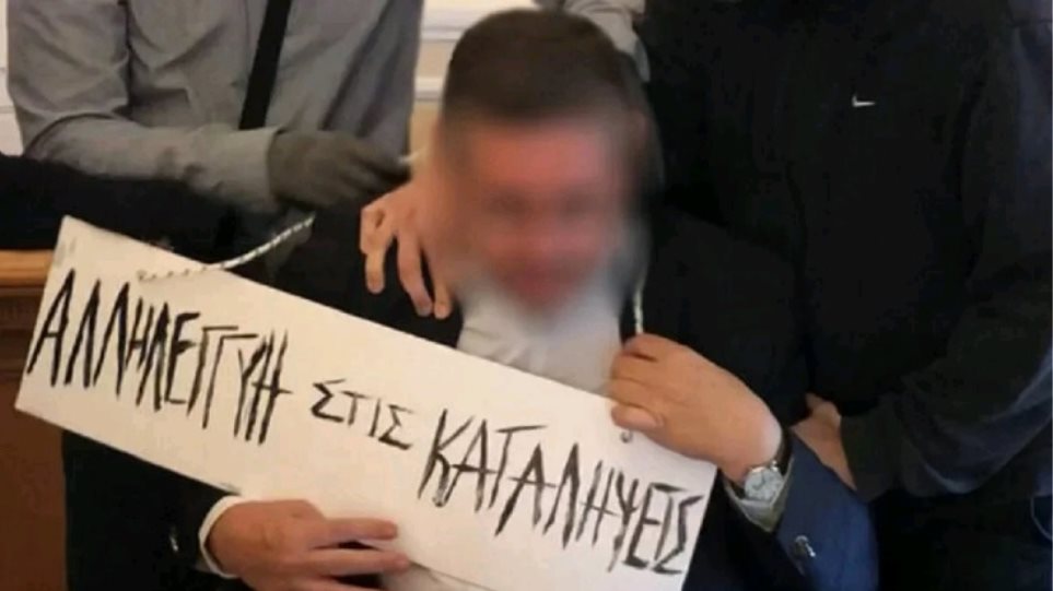 8090FD36 540F 4A2C AA37 8B353E98D275