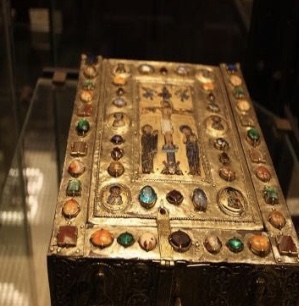 8682D2C0 711D 4943 A448 59517B7E93CC