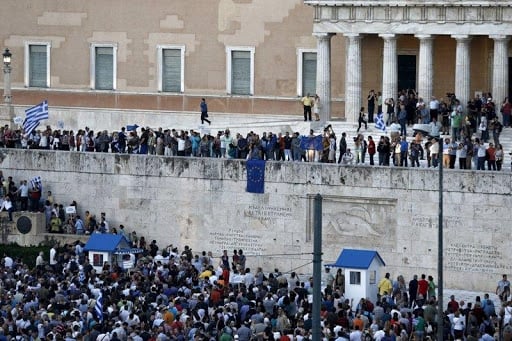 Μένουμε Ευρώπη εισβολή κοινοβούλιο