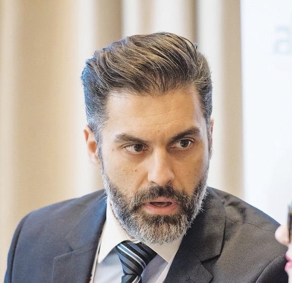 3F1425BE 2E8F 4781 B359 08158E377219