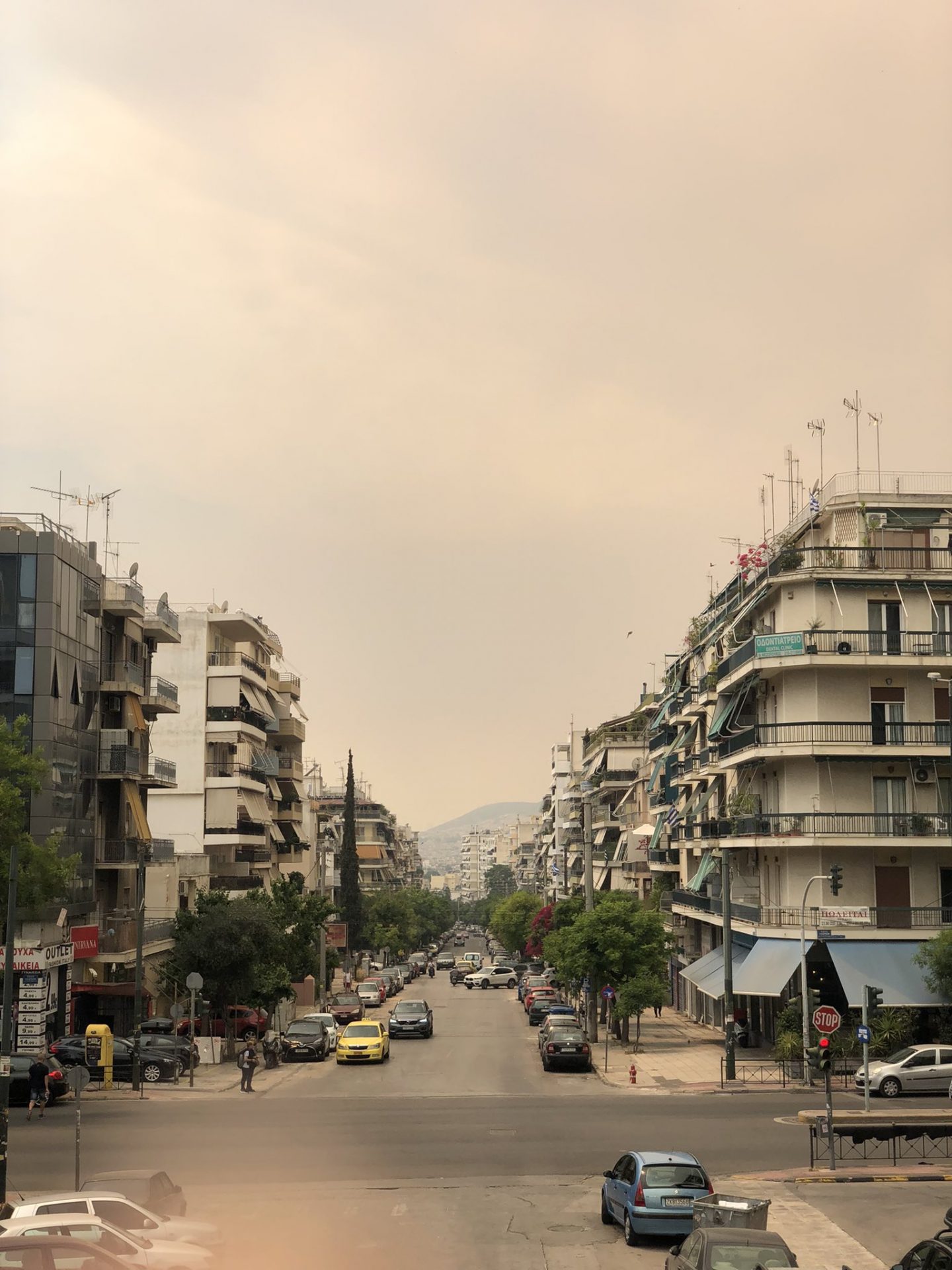 Έγινε η μέρα νύχτα από την πυρκαγιά στην Κορινθία ...