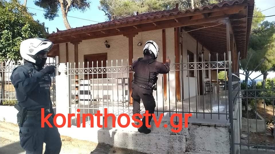 Δίπλα στα σπίτια η φωτιά στα Ίσθμια - Άντρες της Πυροσβεστικής και της ΕΛΑΣ ψάχνουν ένα ένα τα σπίτια 19 3CCC92B0 5320 4101 BF0F E9ABA09DDEAD