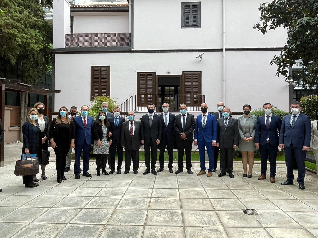 FF2299A4 5CA4 4FE1 A1F3 426456B50211