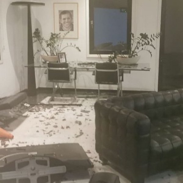 Άνανδρη επίθεση στο Συγκρότημα ΔΙΑΣ 14 8739AD05 6C7D 4BE1 AE1D 10483AC796E6