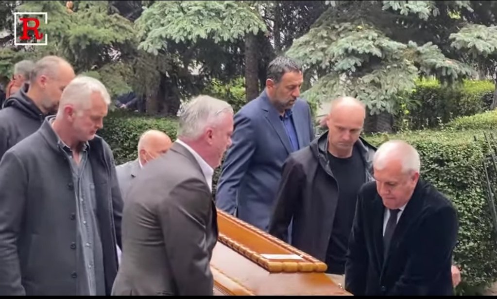 Λύγισε όλο το Βελιγράδι στο τελευταίο αντίο στον Ντούσαν Ίβκοβιτς 6 91F3A341 7BE9 4236 817C 64A5EA48011F