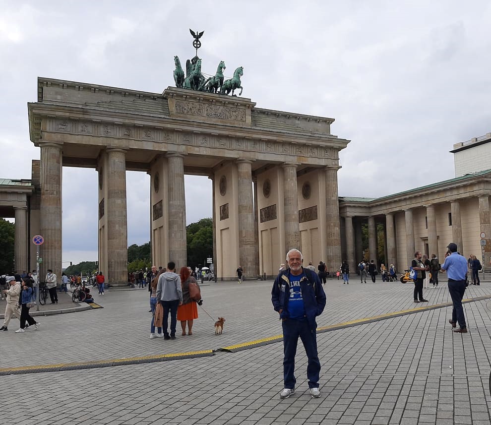 Ο μόνος τρόπος να γίνουμε μεγάλοι και αν είναι δυνατόν αμίμητοι, είναι να μιμηθούμε του Έλληνες 16 D45B7F04 B185 4031 809A AB397B9C2538