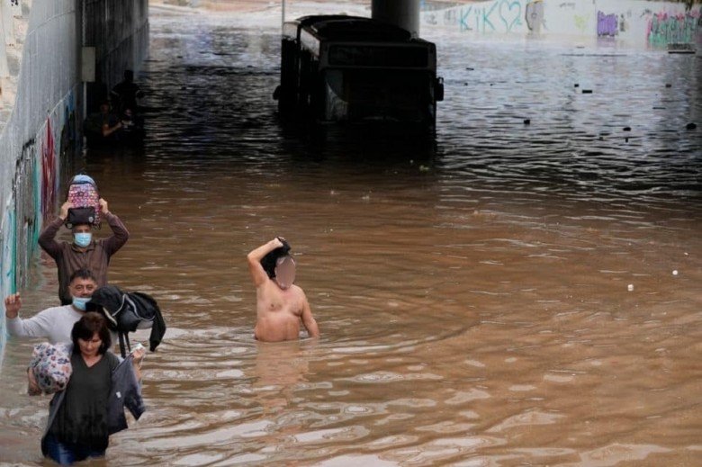 83A370C3 AB94 4D63 BEA3 C5F4595772EB