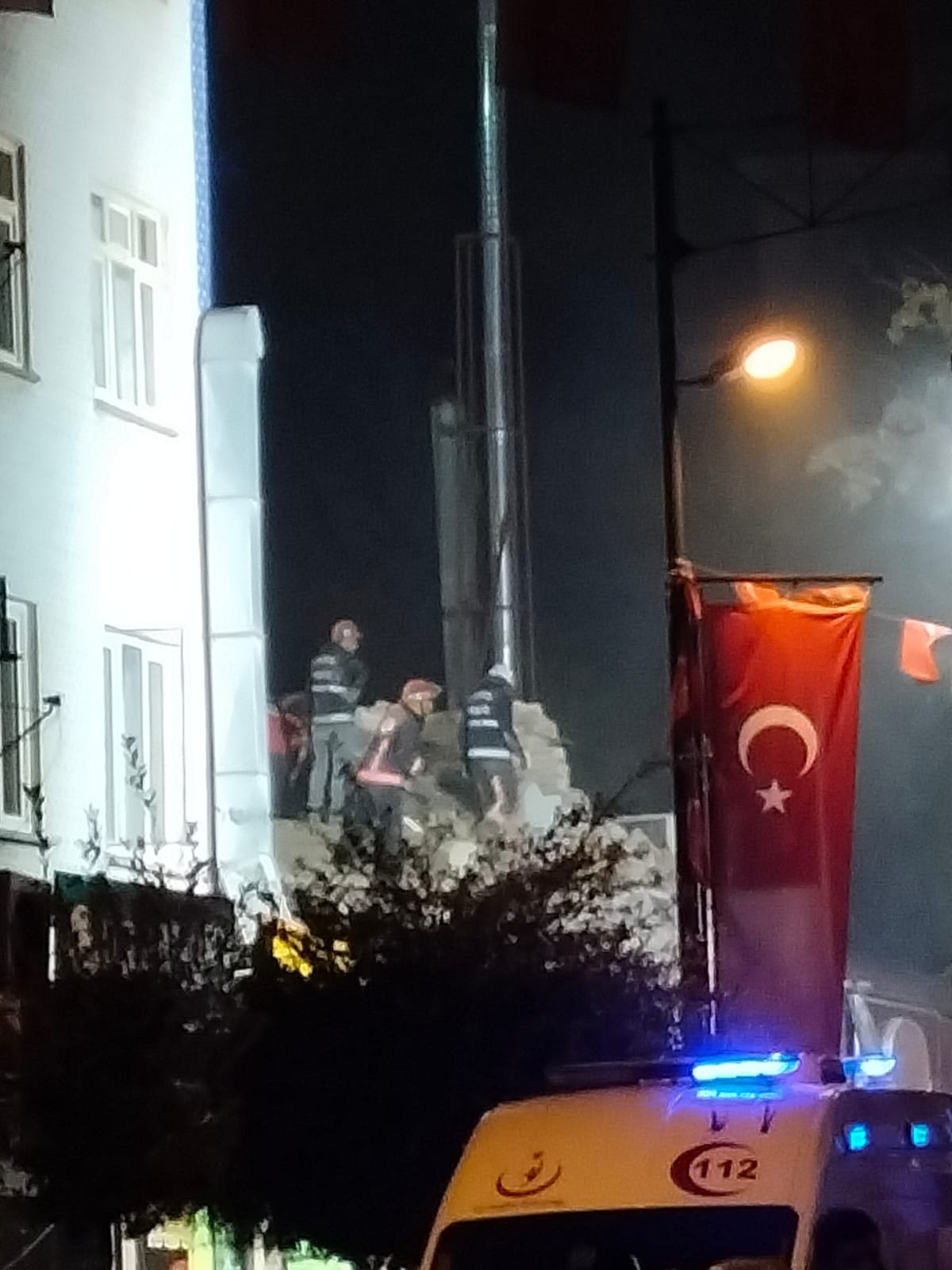 Κατέρρευσε κτίριο στην Μαλάτια της Τουρκίας – πολλοί εγκλωβισμένοι (βίντεο) 7 8F773704 7207 47A7 966D 74711203DA97