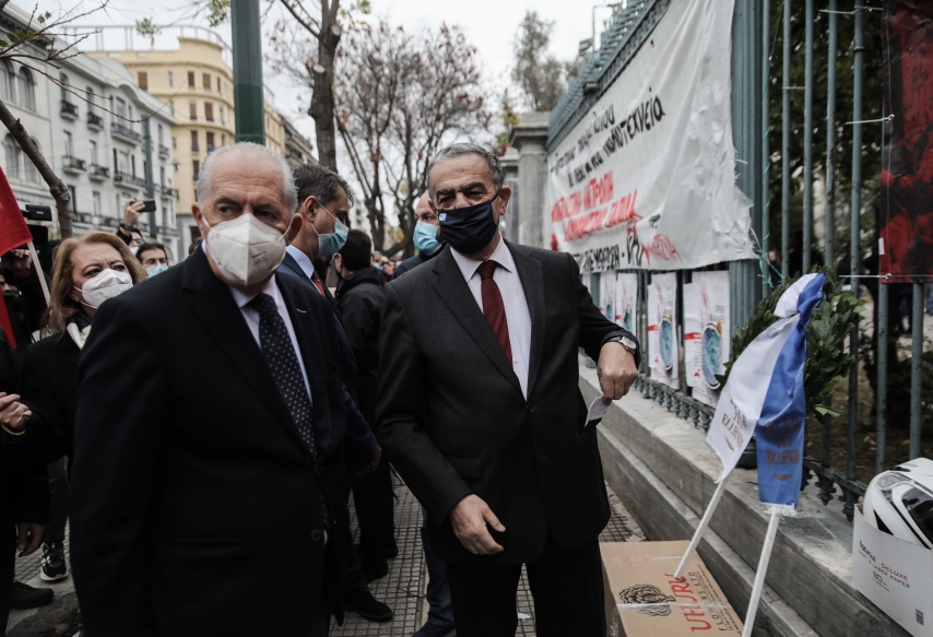 9BB99805 104A 46C7 885C 8418C76332FC