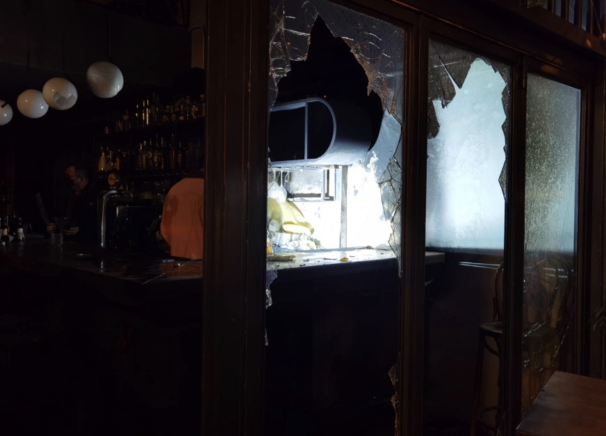 6431709B 2393 44C1 B2B2 E463F267941C