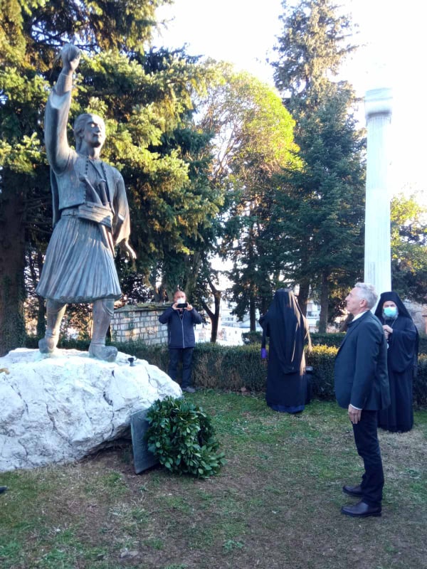 Η Πανελλήνια ομοσπονδία συλλόγων Σαρακατσαναίων τιμά τον ήρωα Αντώνη Κατσαντώνη στα Ιωάννινα 14 8C469090 1B05 41A5 9F34 F5508774A43C