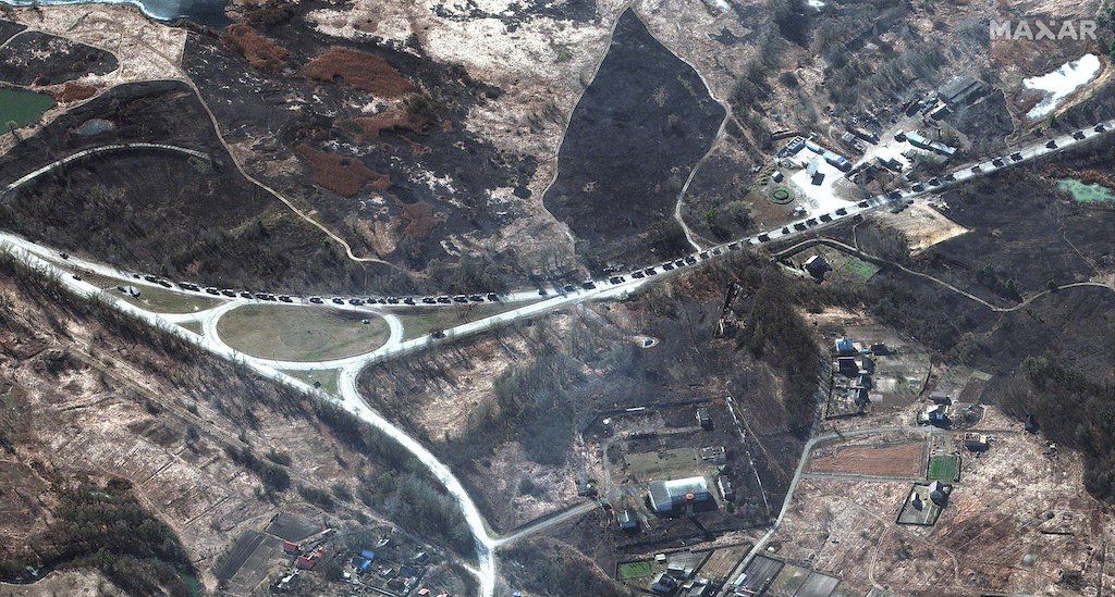 Σοκ και δέος από την ρωσική στρατιωτική αυτοκινητοπομπή κοντά στο Κίεβο 6 EFF21475 3D62 497C B3AC 37765B4F4CAD