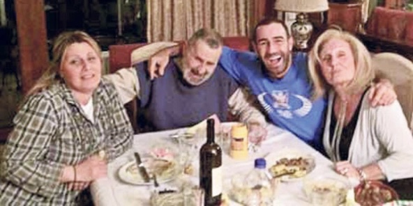 Μπαμπά… (μια κανονική μέρα) - Το βιβλίο του Αντώνη Κανακη των Ράδιο Αρβύλα, για την απώλεια του πατέρα του 12 426EB34E ADB3 4E3E 9B3A 3CAF7739ADD5