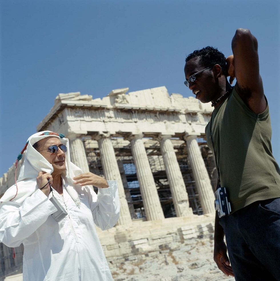 Οταν ο πάντα χαμογελαστός Δακης φωτογραφιζόταν με κελεμπία στην Ακροπολη 28 F59ADB25 95FD 45D2 A3FF E10511E5BA58